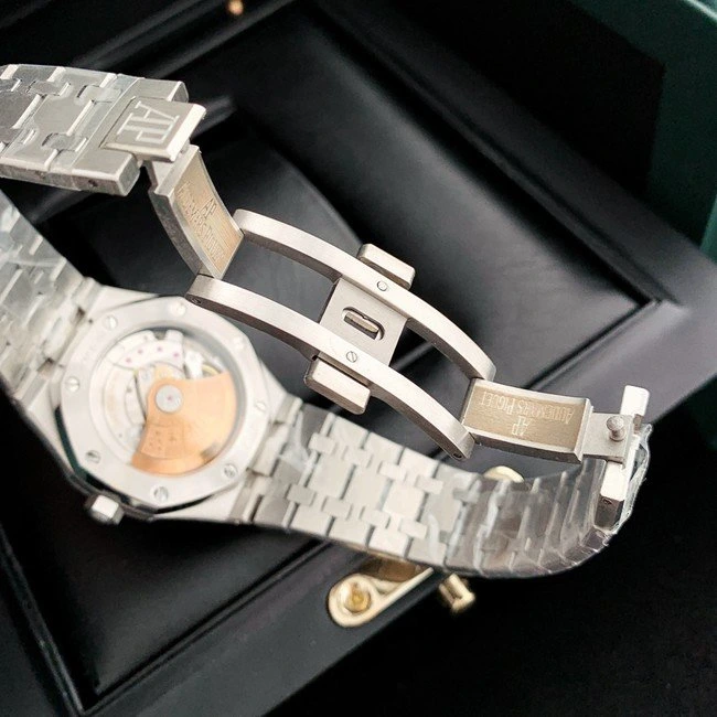 Reloj réplica Audemars Piguet Royal Oak 15450 caja con pedrería – 37 mm · Ref. RSC-12305
