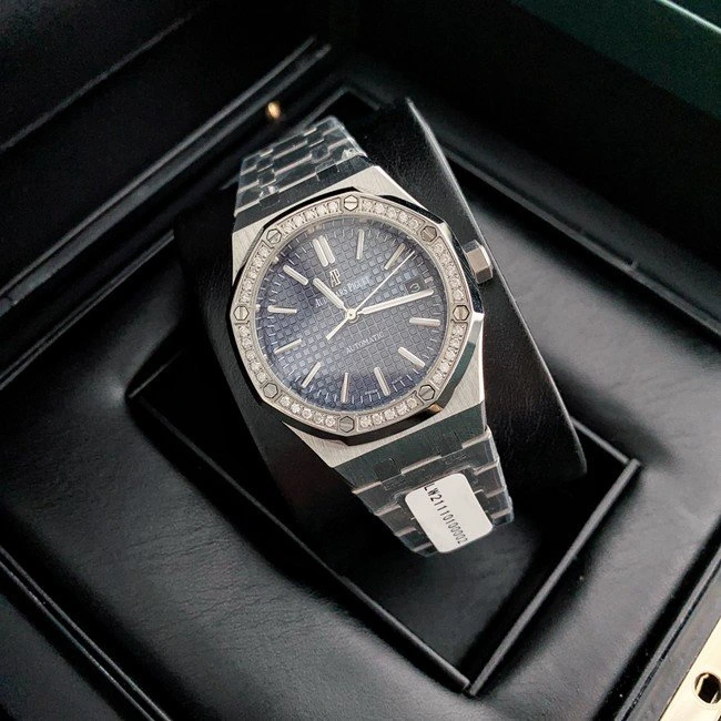 Reloj réplica Audemars Piguet Royal Oak 15450 caja con pedrería – 37 mm · Ref. RSC-12305