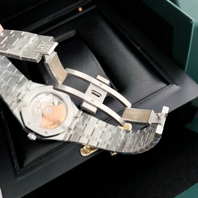 Reloj réplica Audemars Piguet Royal Oak 15451 caja con pedrería – 37 mm · Ref. RSC-12331