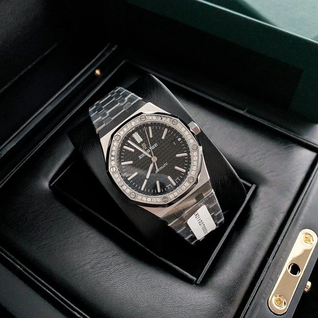 Reloj réplica Audemars Piguet Royal Oak 15451 caja con pedrería – 37 mm · Ref. RSC-12331