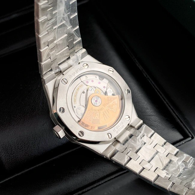 Reloj réplica Audemars Piguet Royal Oak 15451 caja con pedrería – 37 mm · Ref. RSC-12331