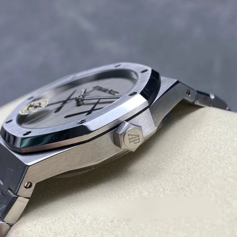 Reloj réplica Audemars Piguet Royal Oak 15500 KAWS – 41 mm · Ref. RSC-3485