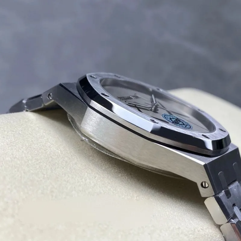 Reloj réplica Audemars Piguet Royal Oak 15500 KAWS – 41 mm · Ref. RSC-3485