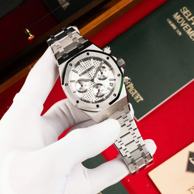 Reloj réplica Audemars Piguet Royal Oak 26240 esfera blanca – 41 mm