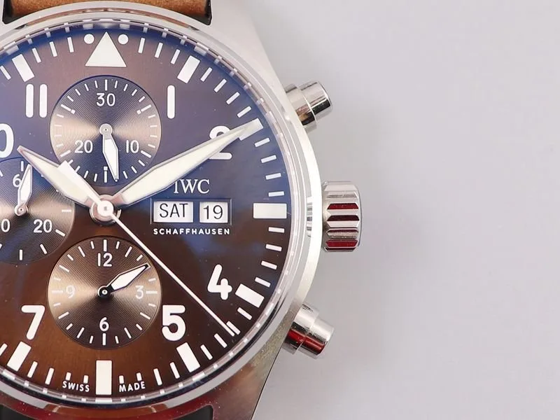 Reloj réplica IWC Pilot esfera marrón – 43 mm