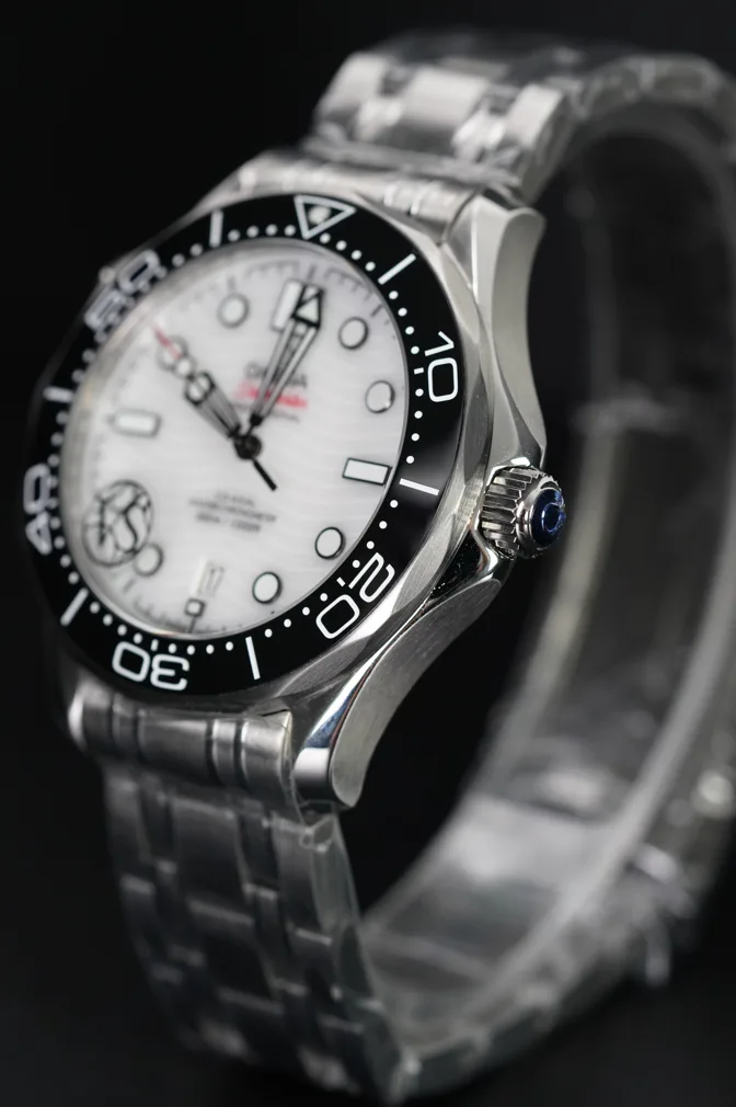 Reloj réplica Omega Seamaster 300m blanco y negro – 42 mm · Ref. RSC-1350