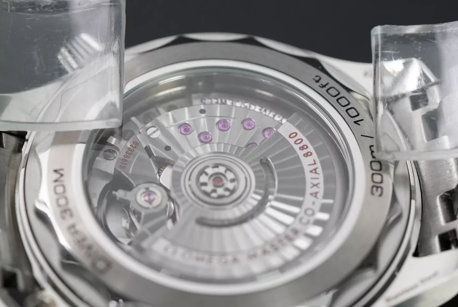 Reloj réplica Omega Seamaster 300m blanco y negro – 42 mm · Ref. RSC-1350
