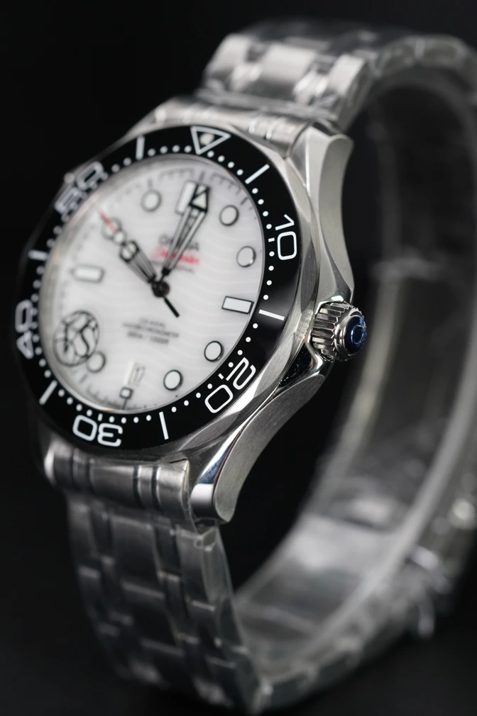 Reloj réplica Omega Seamaster 300m blanco y negro – 42 mm · Ref. RSC-8543