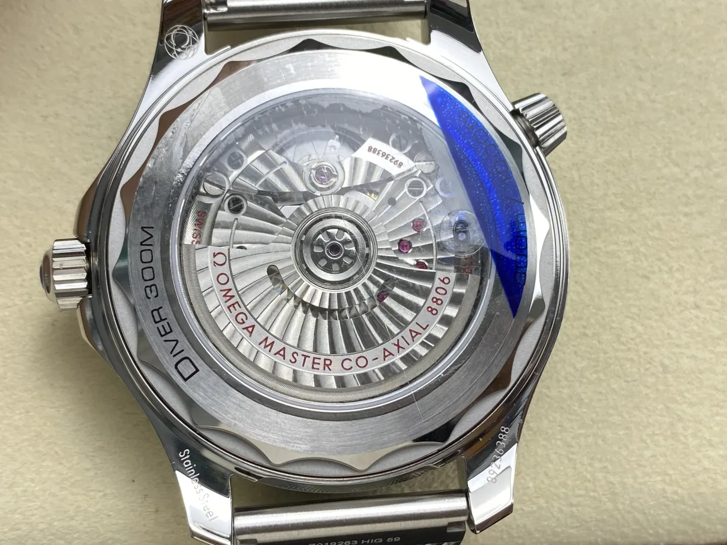Reloj réplica Omega Seamaster Diver 300M titanio – 42 mm · Ref. RSC-12697