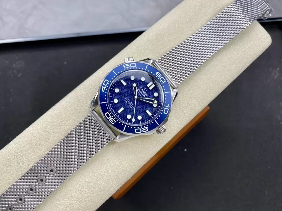 Reloj réplica Omega Seamaster Diver 300m titanio – 42 mm · Ref. RSC-12708