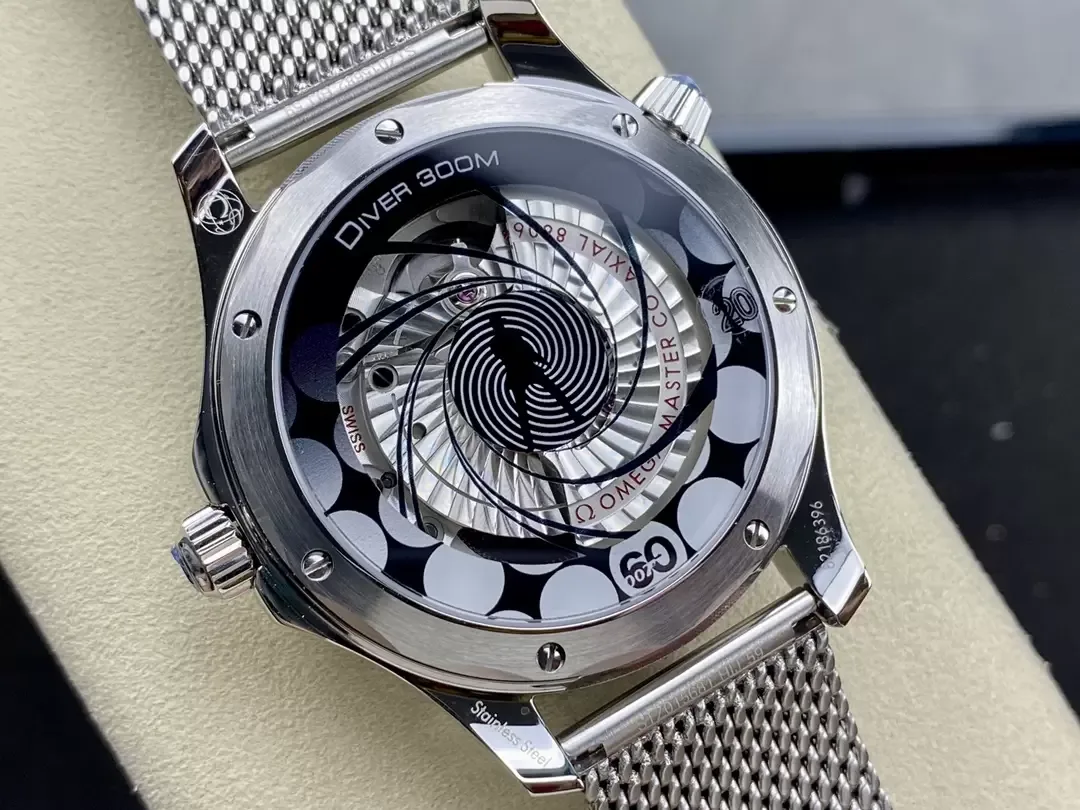 Reloj réplica Omega Seamaster Diver 300m titanio – 42 mm · Ref. RSC-12708