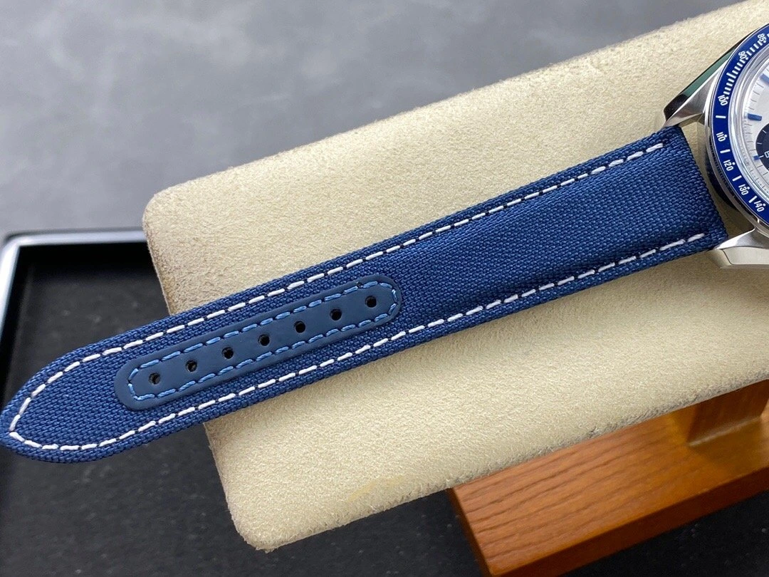 Reloj réplica Omega Speedmaster Moon Snoopy 50 aniversario · Ref. RSC-8613