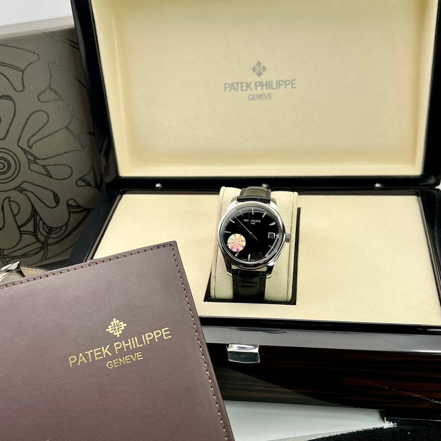 Reloj réplica Patek Philippe Calatrava 5227-010 – 39 mm