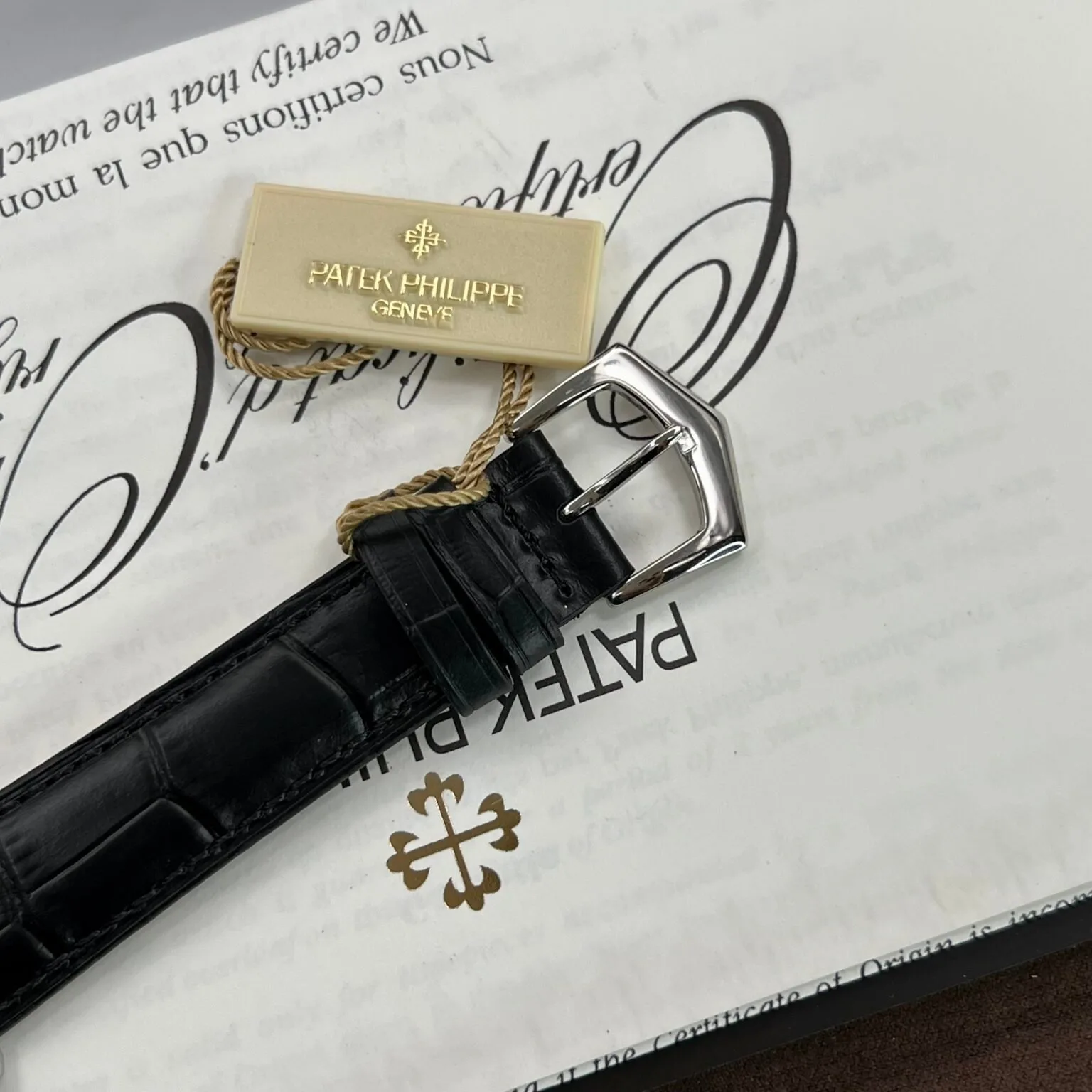 Reloj réplica Patek Philippe Calatrava 5227-010 – 39 mm
