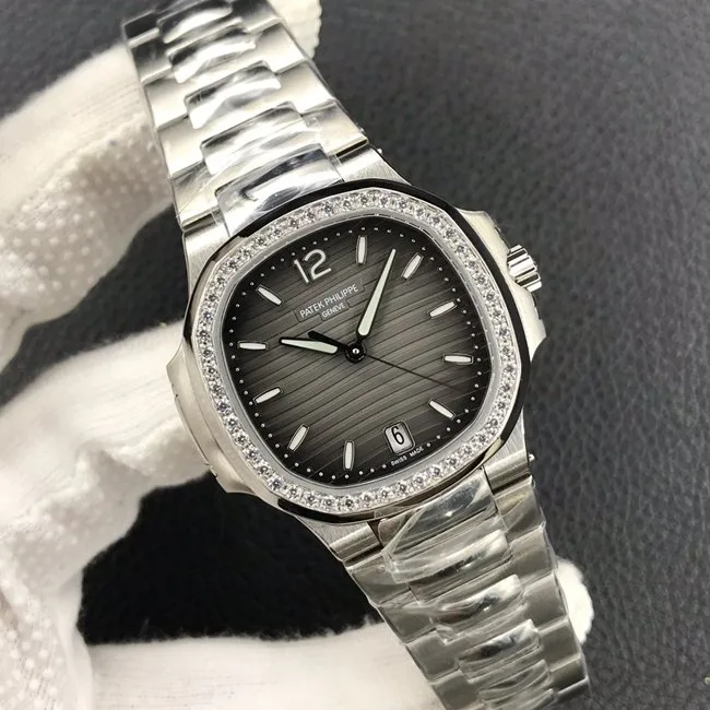 Reloj réplica Patek Philippe Nautilus 7118 pedrería · Ref. RSC-2948