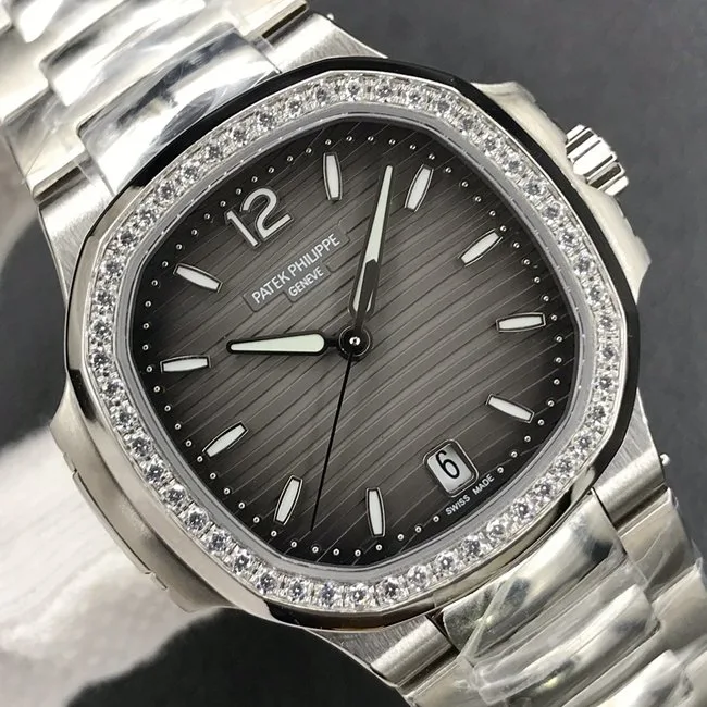 Reloj réplica Patek Philippe Nautilus 7118 pedrería · Ref. RSC-2948