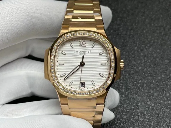 Reloj réplica Patek Philippe Nautilus 7118 pedrería · Ref. RSC-7300