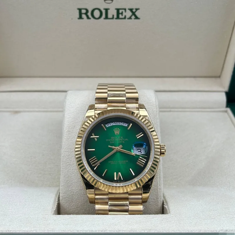 Reloj réplica Rolex Day-Date acabado oro amarillo esfera verde degradada – 40 mm · Ref. RSC-3481