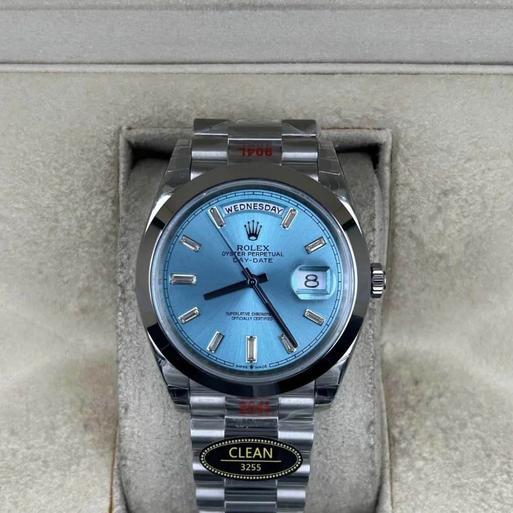 Reloj réplica Rolex Day-Date acabado oro blanco esfera azul hielo – 40 mm
