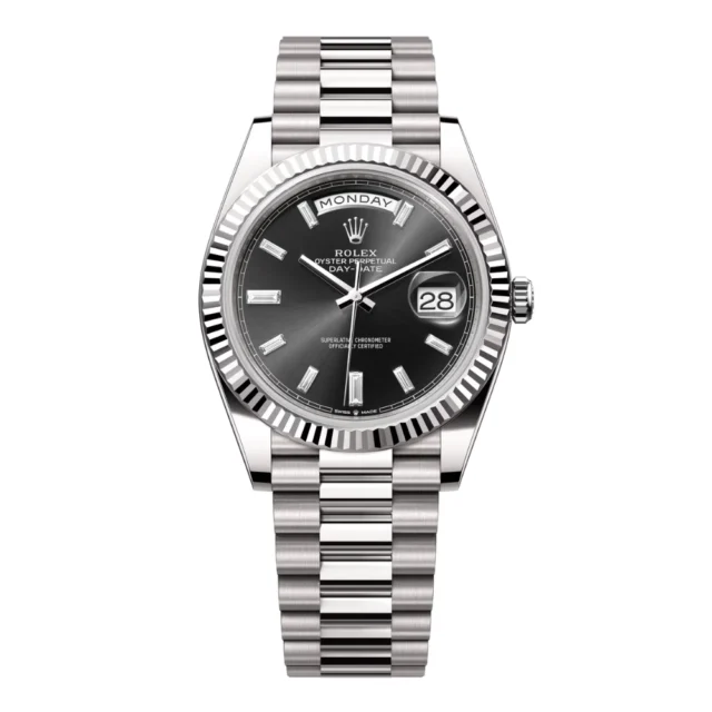 Reloj réplica Rolex Day-Date acabado oro blanco esfera negra – 40 mm