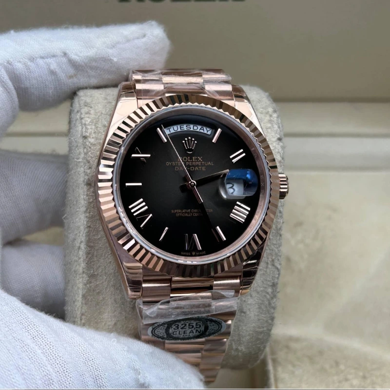 Reloj réplica Rolex Day-Date acabado oro rosa esfera negra – 40 mm · Ref. RSC-11445