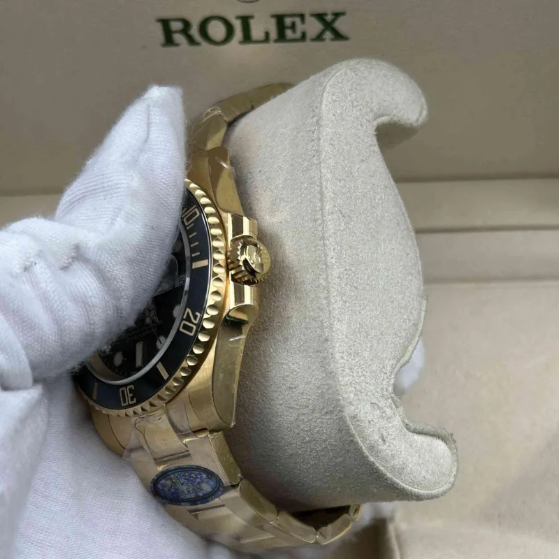 Reloj réplica Rolex Oyster Submariner dorado y negro – 40 mm