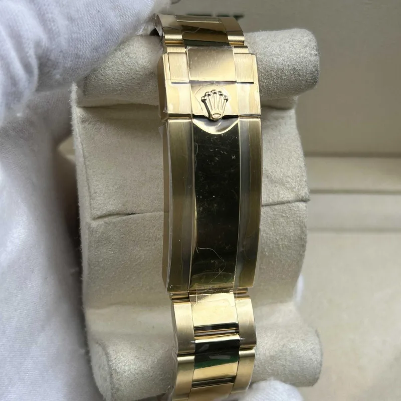 Reloj réplica Rolex Oyster Submariner dorado y negro – 40 mm